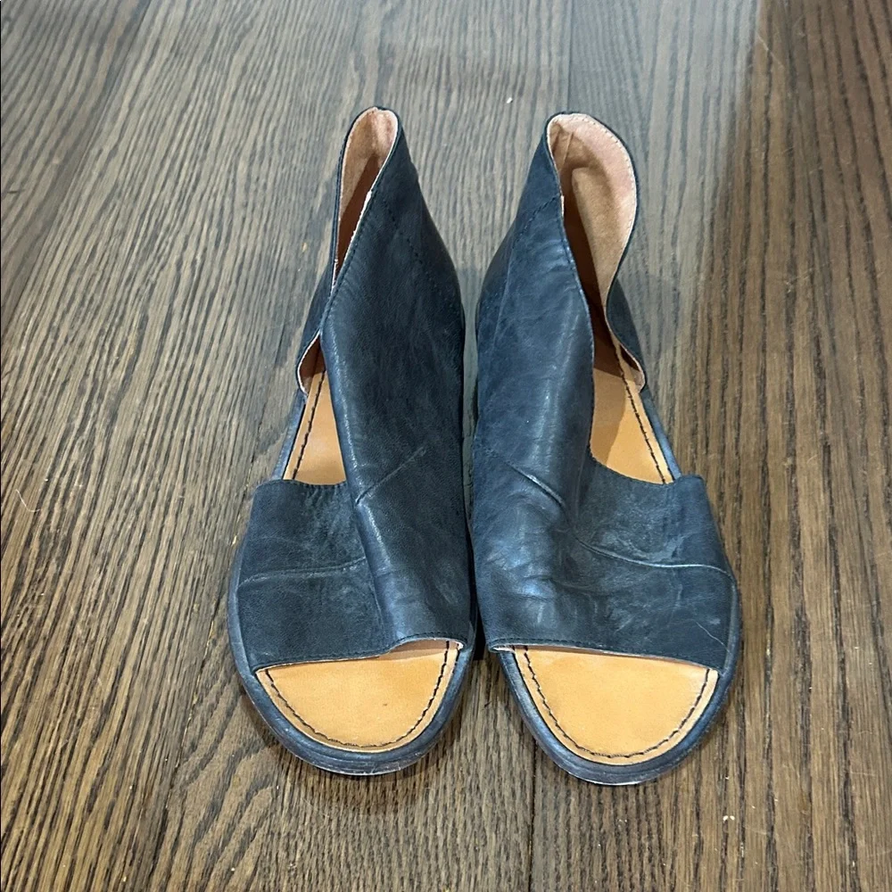 Free People Black Open-Toe Leather Flats cut out boho shoes 7.5 - Picture 2 of 6